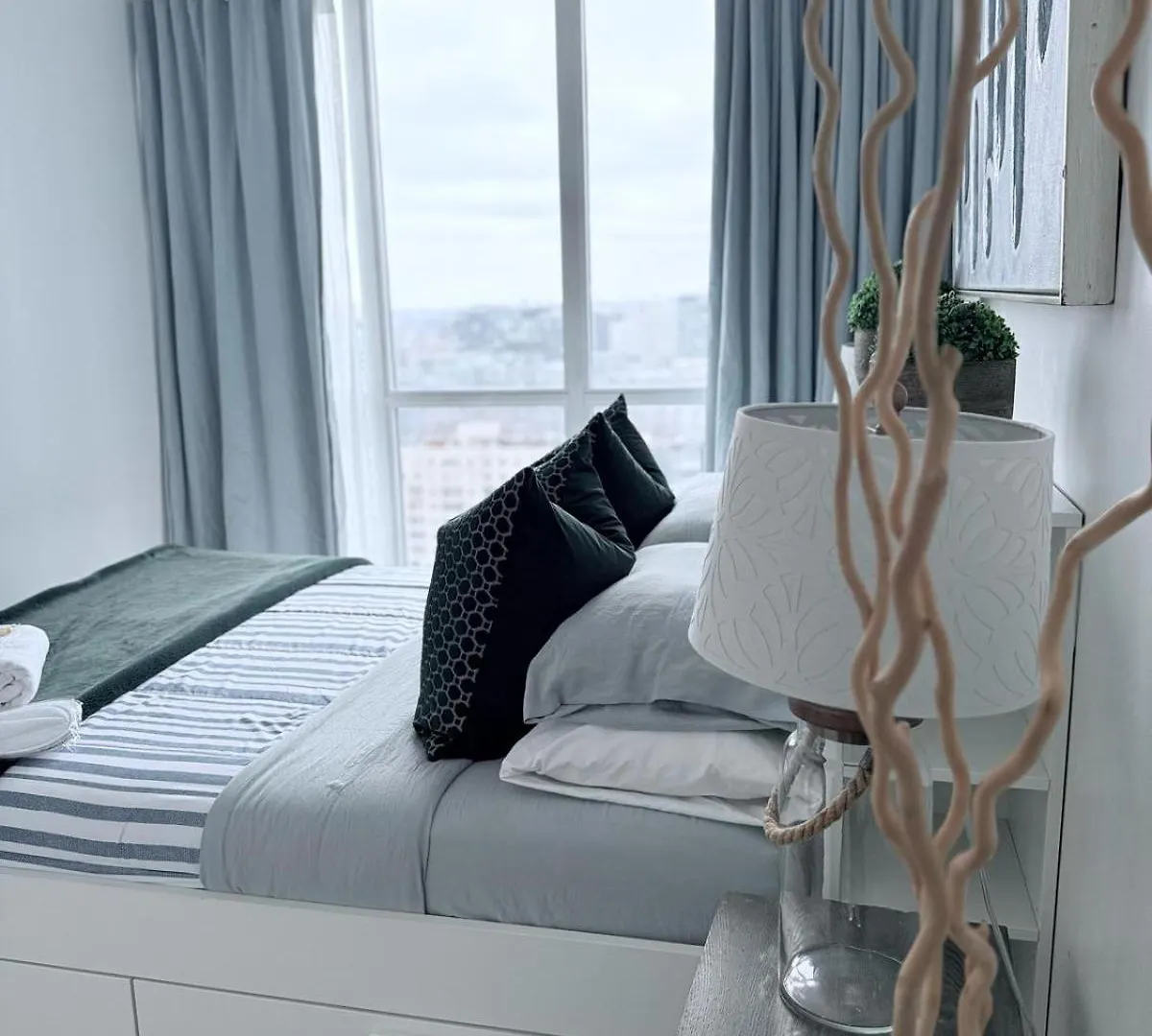 Downtown 1Br Apartment Near Cn Tower -Free Parking Toronto