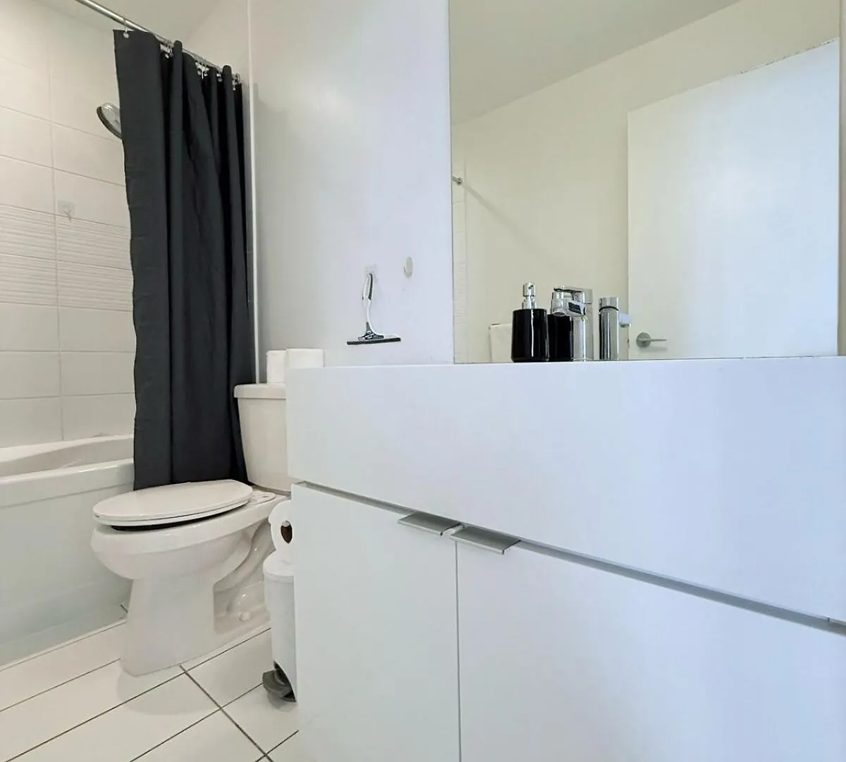 Downtown 1Br Apartment Near Cn Tower -Free Parking Toronto 0*,  Canada